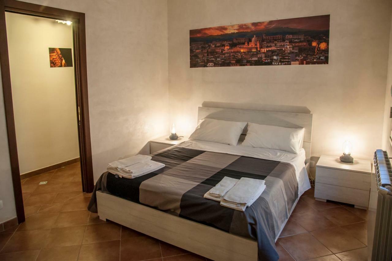 La Lanterna Casa Vacanze Apartment Noto Bagian luar foto