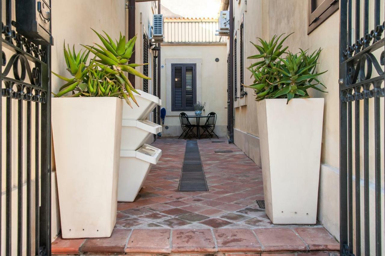 La Lanterna Casa Vacanze Apartment Noto Bagian luar foto